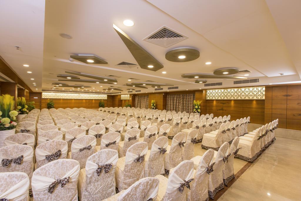 The President Hotel Hubli Bagian luar foto